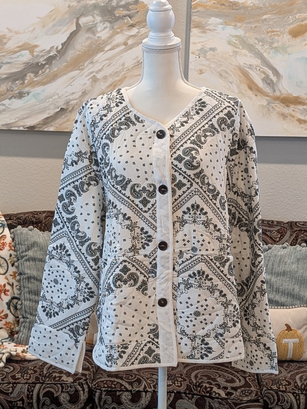 Women's White & Black Patterned Button-Front Quilted Jacket